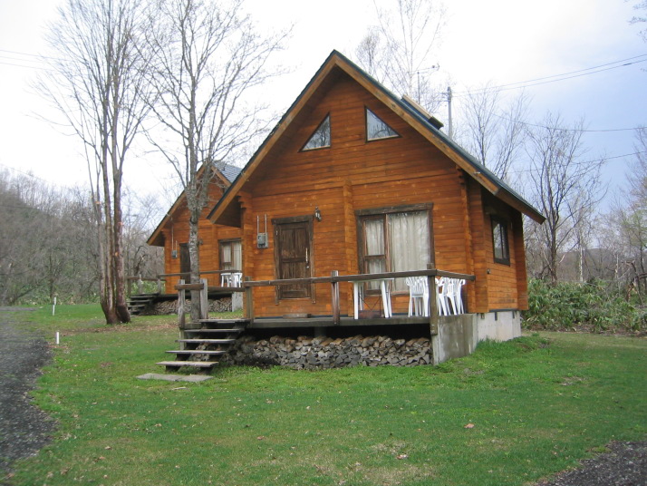 知らなきゃ損 バンガローとコテージの違いは 比較してわかりやすく解説 あうと どーあ